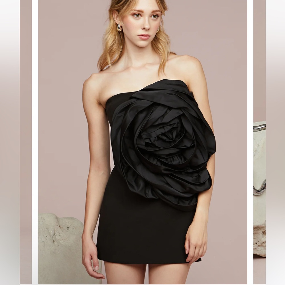 Amur 4 Legacy Rosette‎ Strapless Mini Dress Black